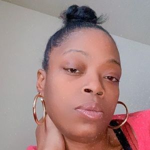 Meet your Posher, Suzette